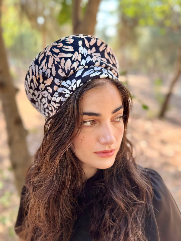 ⁨⁨⁨⁨ כובע שיק קומפורט עלי כותרת תכלת ⁩⁩⁩⁩ (7878143017136)
